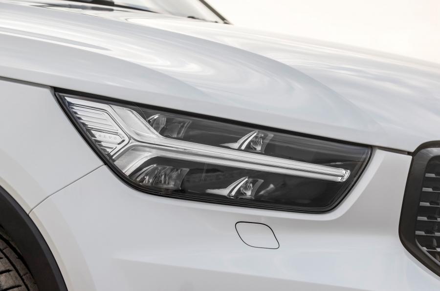 Детали экстерьера Volvo XC40 T5 R-Design 2017 года  (UK) (фото 30 из 41)